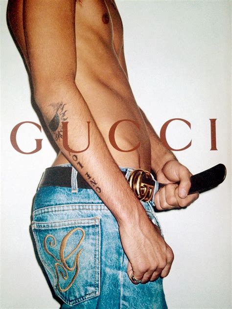 gucci pube depilato a forma di g|Ad uncovers the G.